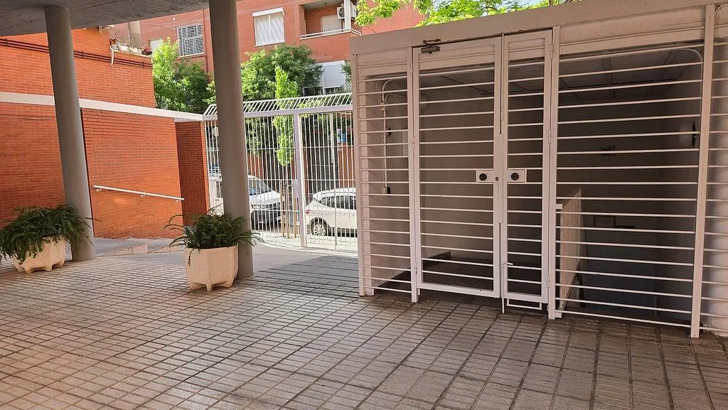 Esik - Reformed Flat with Terrace in El Cano