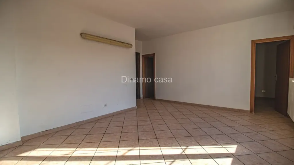 Pièces - Apartment with Industrial Warehouse in Carmignano