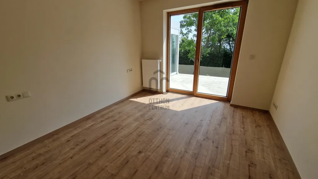 Toad - Luxury Duplex with Garden in Budapest III