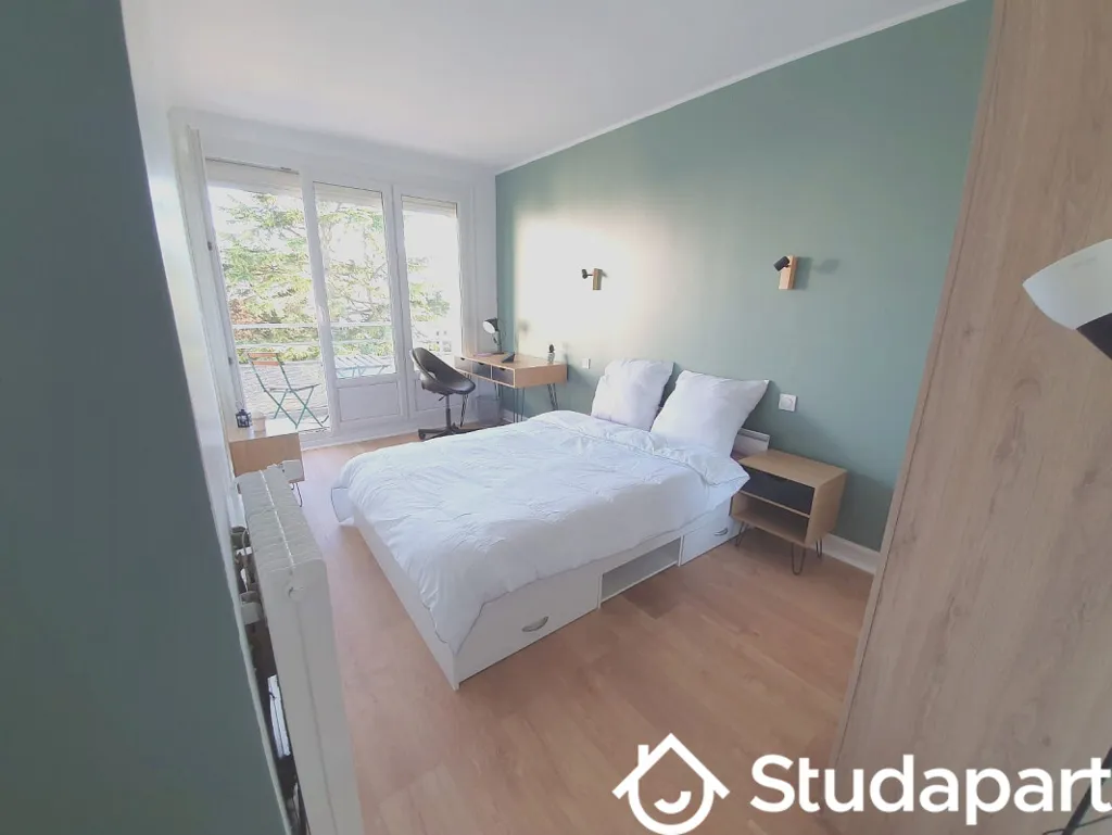 Chambres - Chambre en Colocation Moderne au Pied du Tram à Orléans