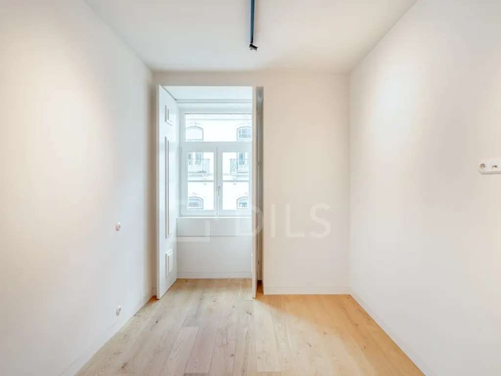 Toad - Luxury Flat with Historic Facade in Chiado, Lisbon