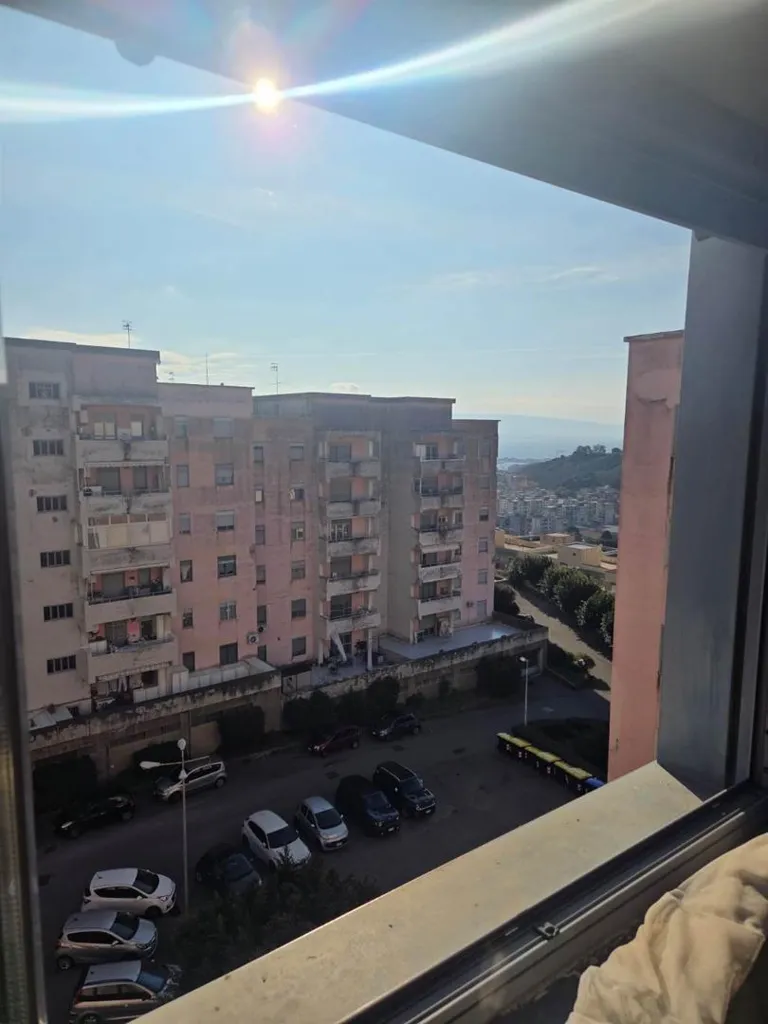 Rõdu - Bright Apartment with Balcony in Messina