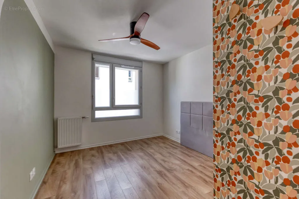 Chambres - Appartement avec terrasse et parking à Châtelet / Abbaye