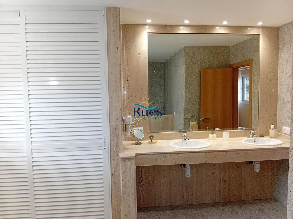 Vannitoad - Modern Chalet with Pool near Jaume I Beach