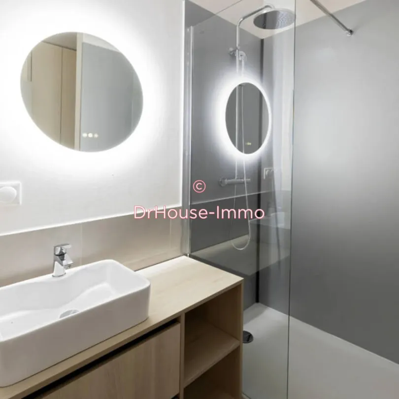 Salles de bain - Appartement Rénové avec Parking à Clermont-Ferrand