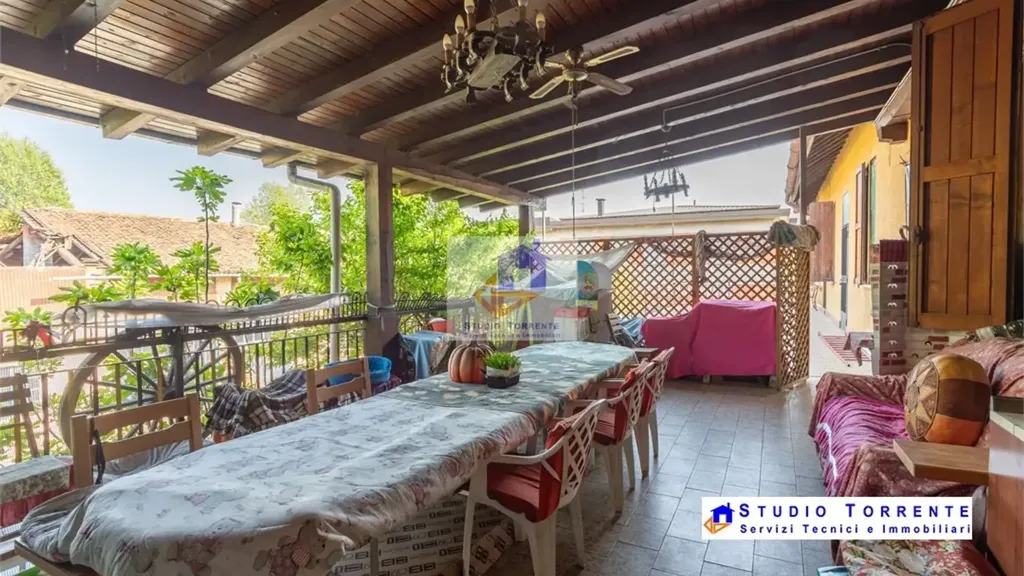 Terrass - Bifamiliar Villa with Terrace in Cormano, Milan