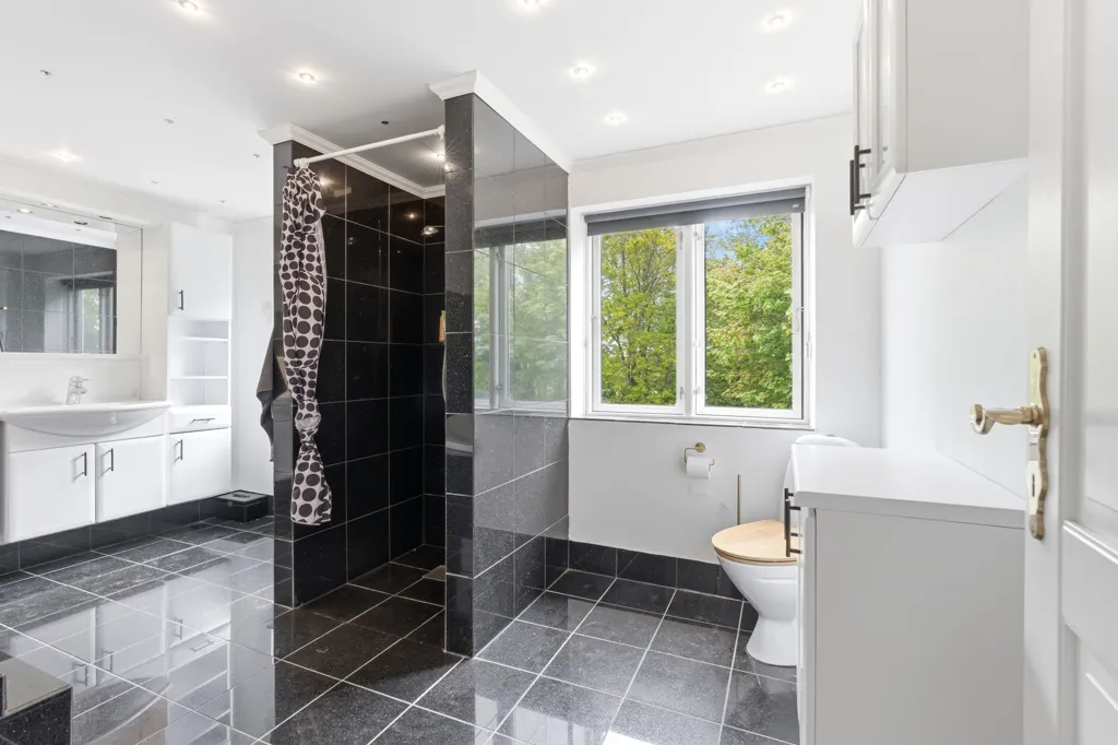 Salles de bain - Villa with Forest View in Hammelev