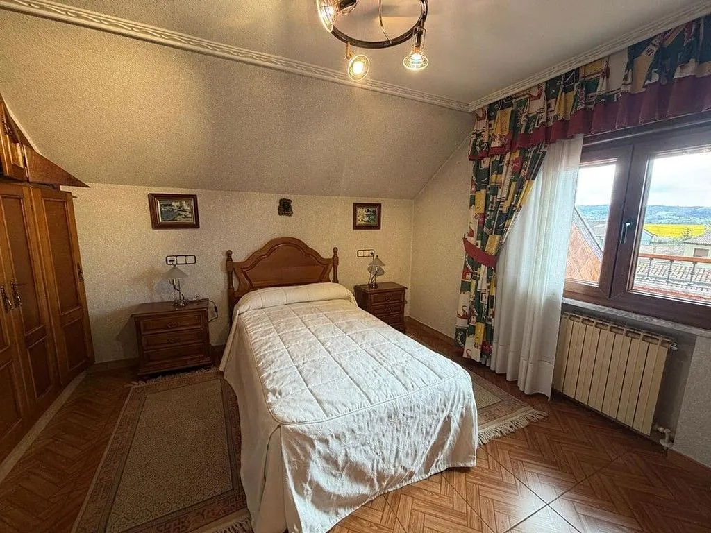 Magamistoad - Chalet with Garage in Balbona, Asturias