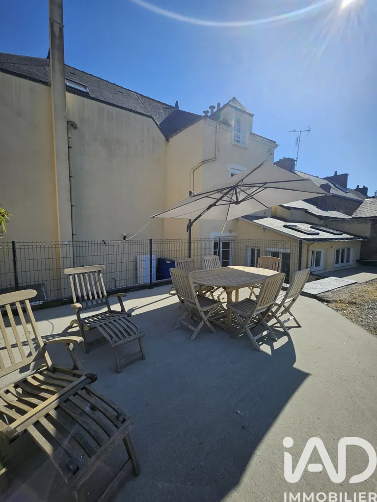 Terrasse - Maison de Caractère Rénovée avec Jardin à Plessé