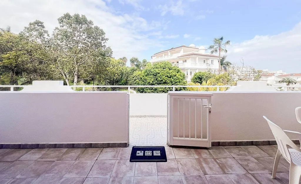 Terrace - Apartment with Pool and Terrace in Botanical Zone