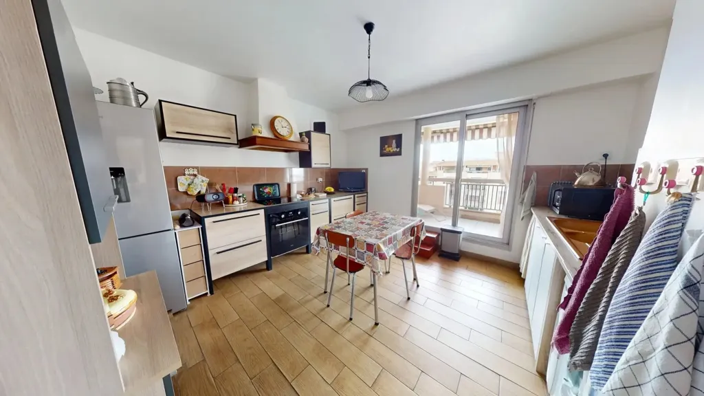 Kitchen - 3-Bed Apartment with West Terrace in Nice
