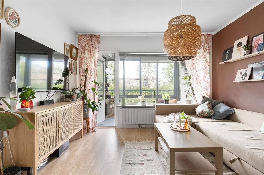 Elutuba - Apartment with Glazed Balcony in Bellman