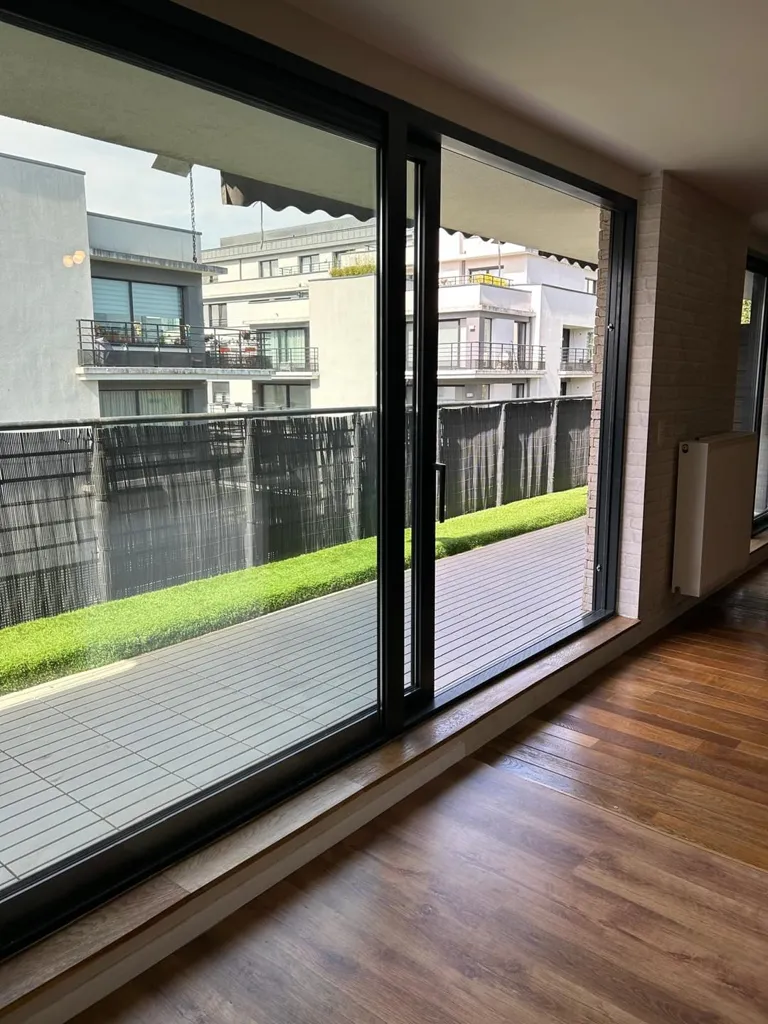 Elutuba - Spacious 3-Bedroom Apartment with Terrace in Central Location