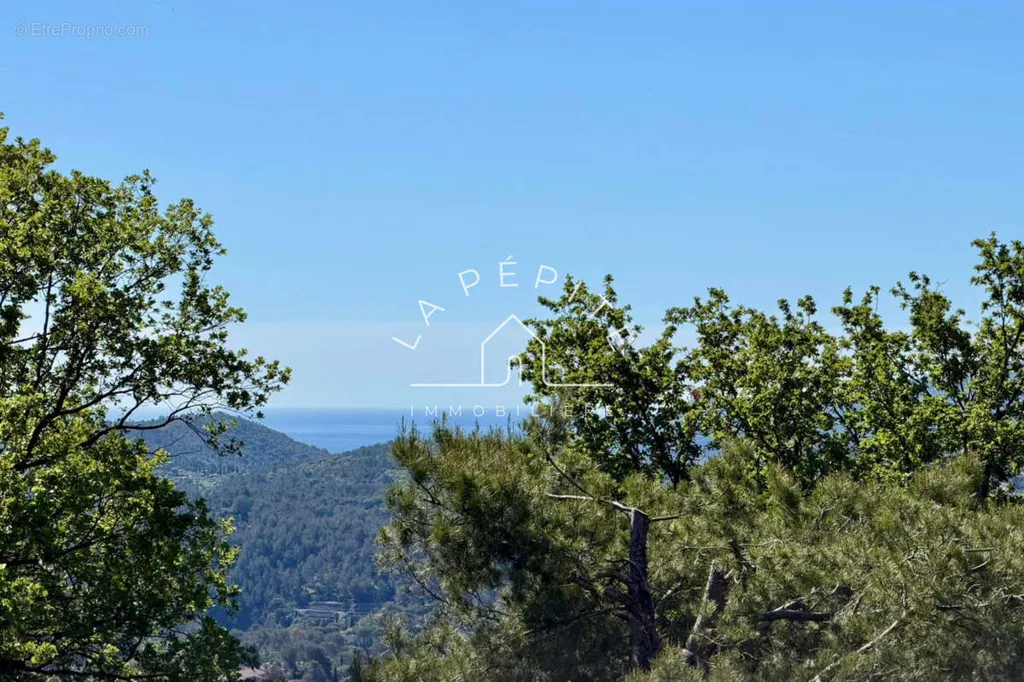 Charming Provençal House with Sea View in Spéracèdes