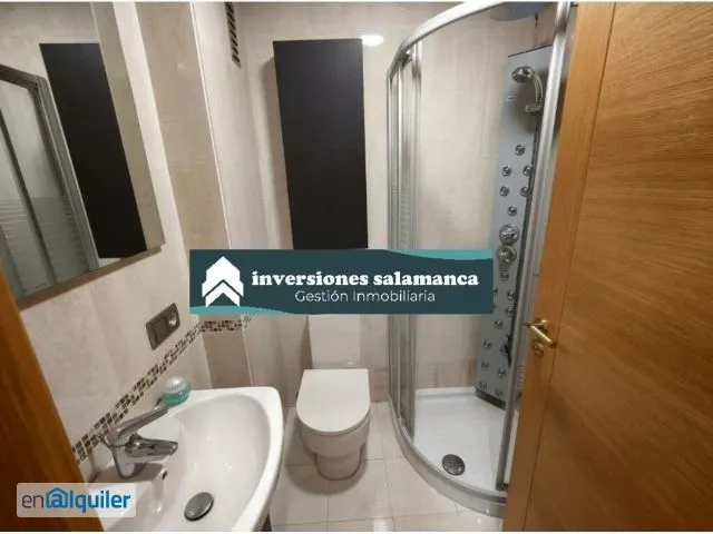 Salles de bain - Ample Flat with Balcony in City Centre