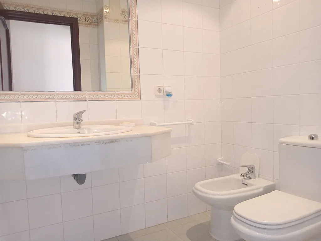 Salles de bain - Spacious Apartment with Terrace in La Florida