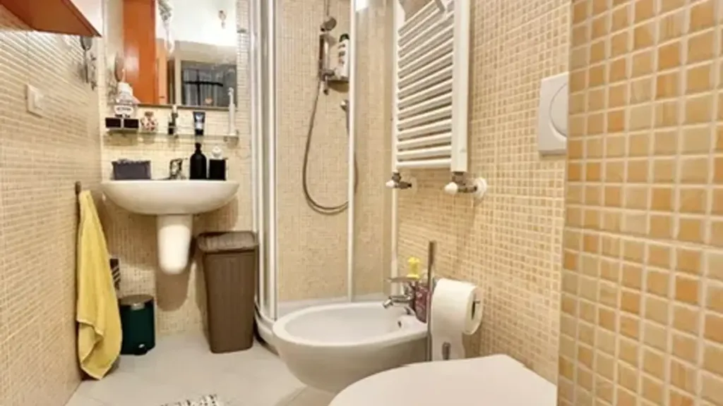 Salles de bain - Rustic-Style Flat with Garden Access in Florence
