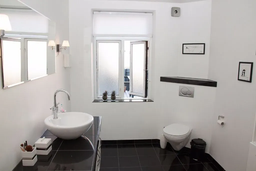 Salles de bain - Luxury Apartment with Balcony in City Centre