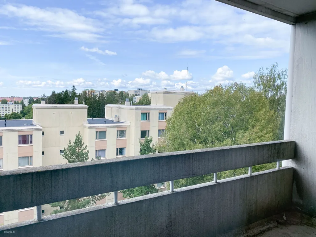 Balcon - Seventh Floor Apartment with Balcony in Suvela, Espoo