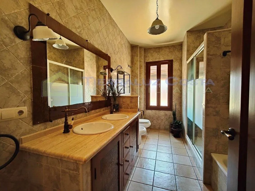 Salles de bain - Chalet with Pool and Terraces in Lepe