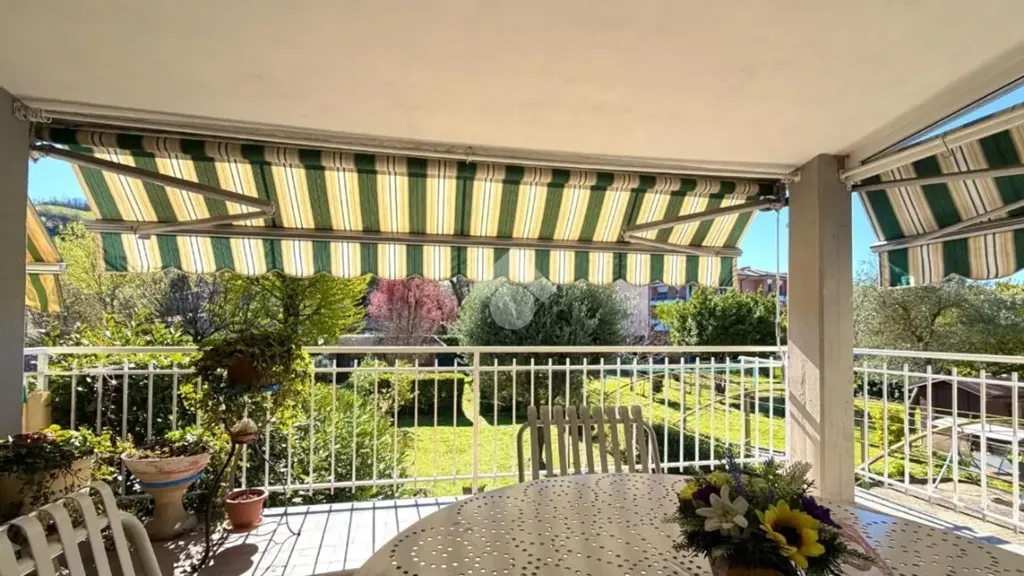 Terrazza - Terraced Villa with Garden in Broni