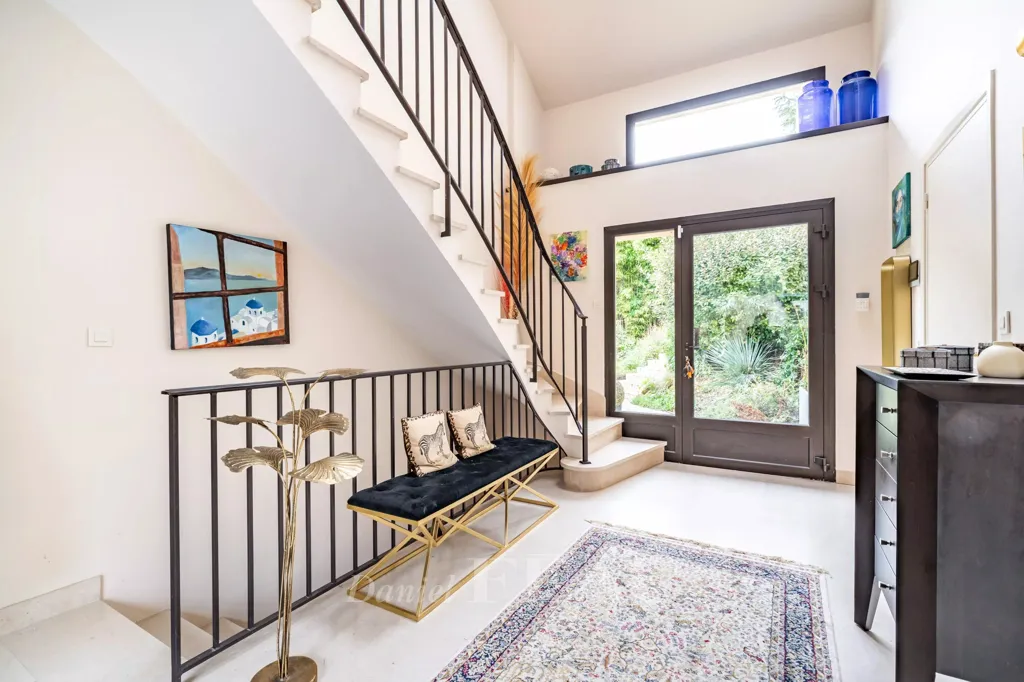 Toad - Architect-Designed House with Terrace in Bougival