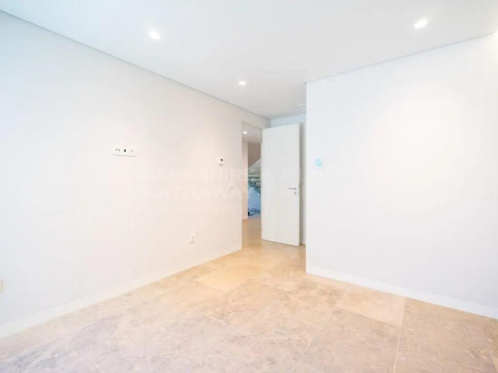 Hallway - Luxury Duplex with Pool in Cascais