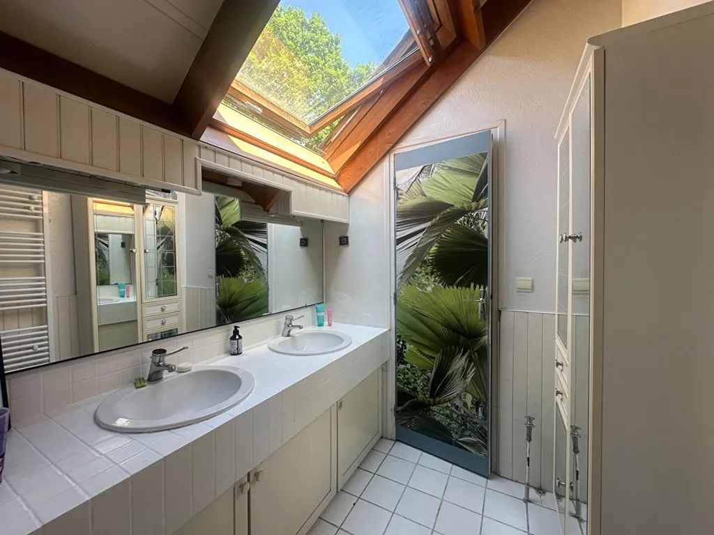 Bagni - Architectural House with Garden in Verrières-le-Buisson