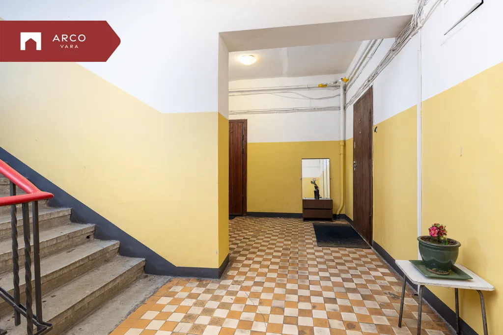 hallway_entrance