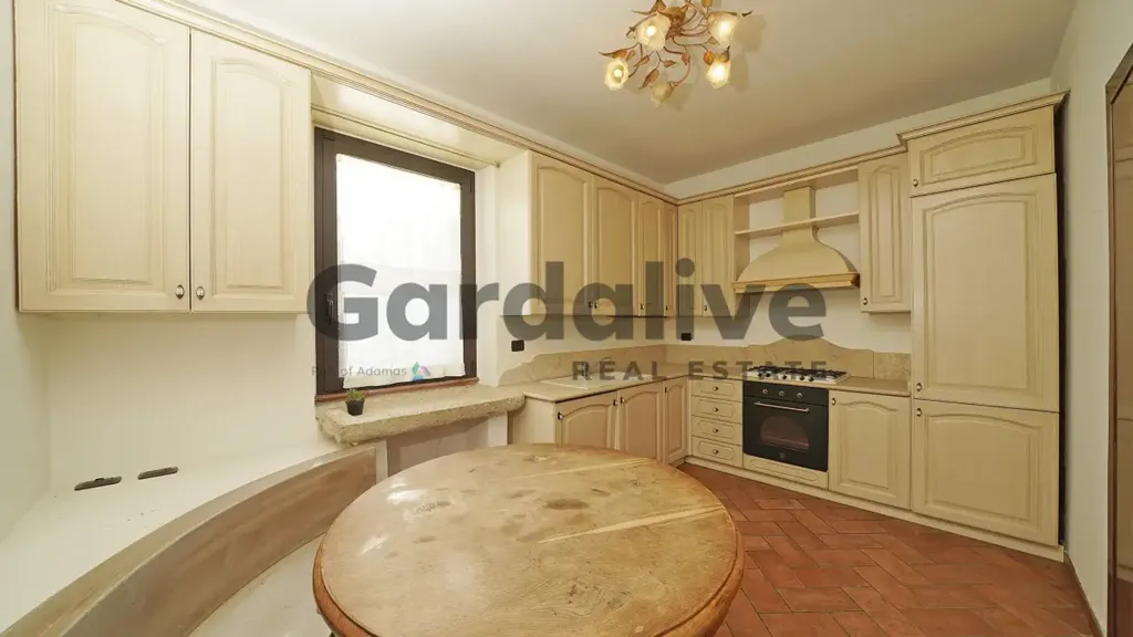 Cuisine - Quadruplex with Panoramic Terrace in Sirmione