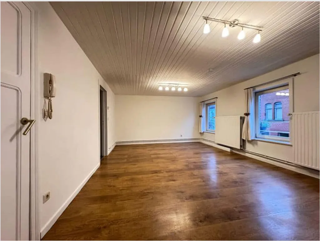 Toad - Duplex Apartment with Garden Potential in Herzele