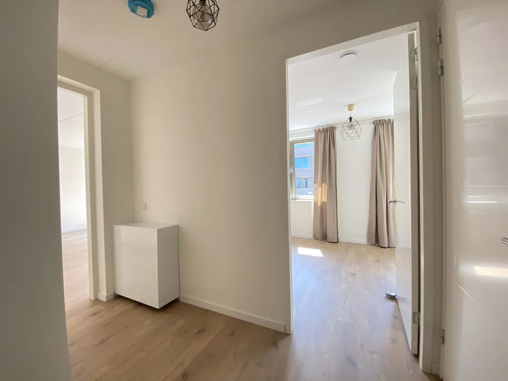 Esik - Apartment with Balcony in Utrecht