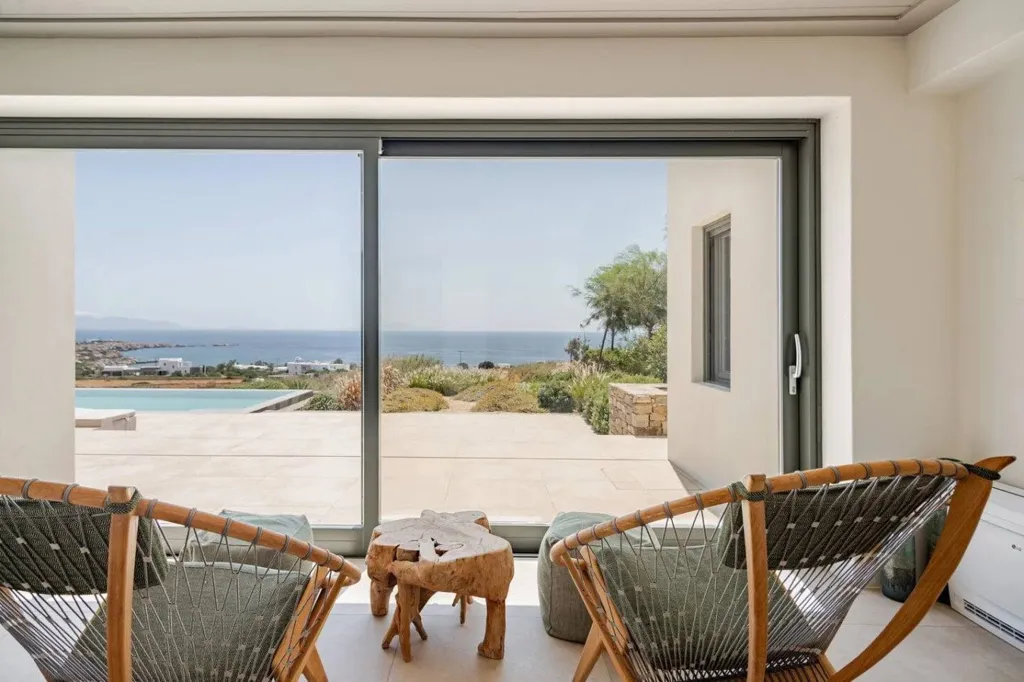 Terrasse - Contemporary Cycladic House with Pool in Paros