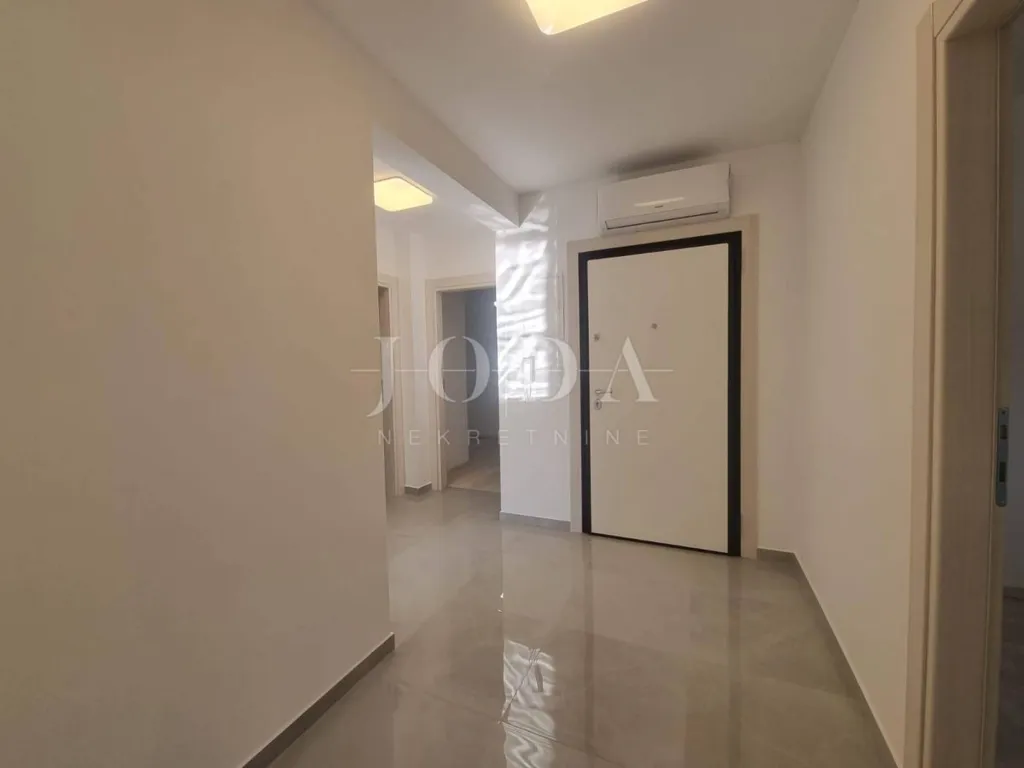 Entrée - Apartment with Terrace in Vinodolska