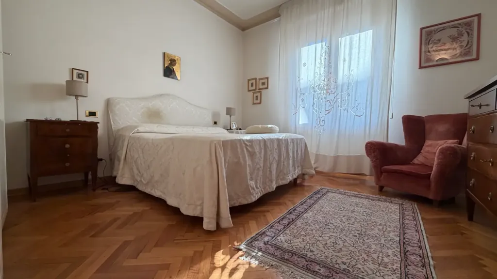 Camere da letto - Appartamento con terrazza e mansarda a Firenze