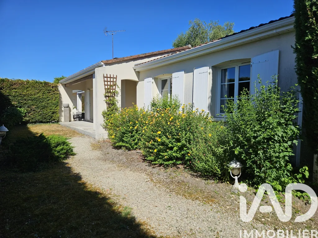Extérieur - Maison Familiale avec Piscine à Ars