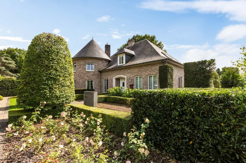 Extérieur - Villa avec Piscine et Bureau à Lanaken