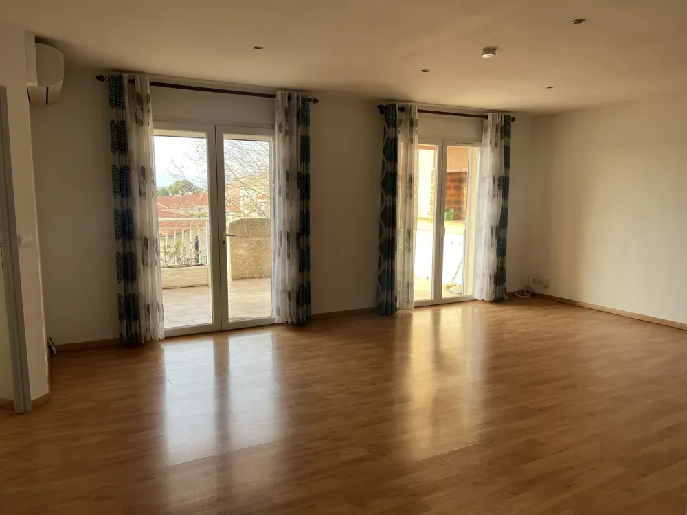 Soggiorno - Apartment with Mountain View in Perpignan