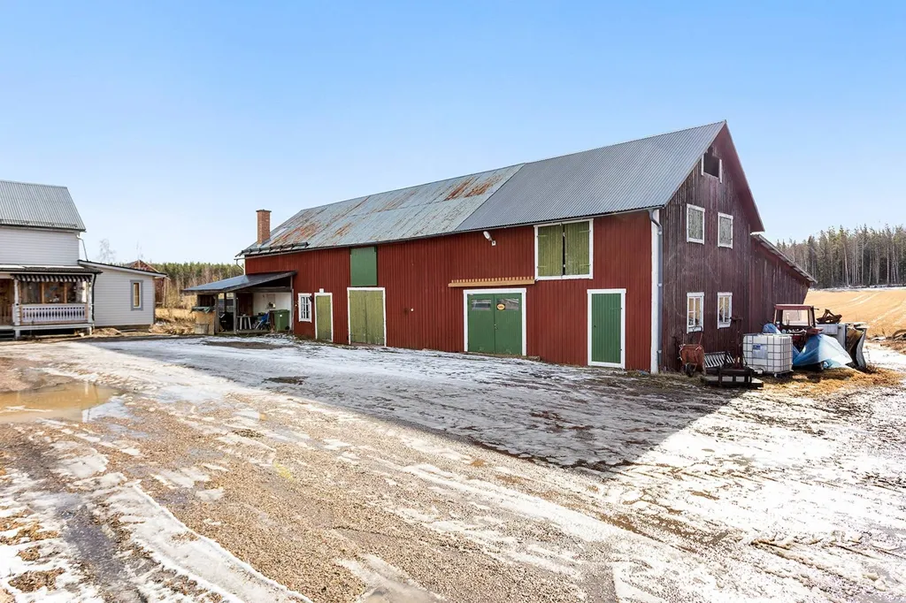 Välivaade - Villa with Workshop in Söräng