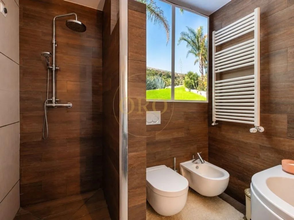 Vannitoad - Luxury Villa with Golf Views in Lagoa