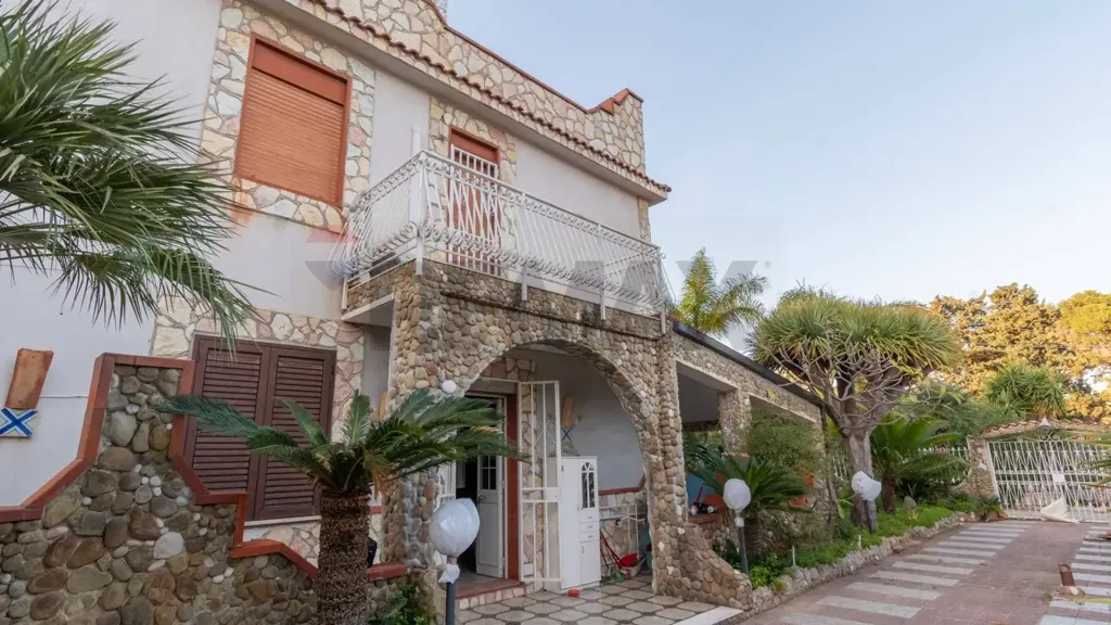 Extérieur - Villa with Garden and Terrace in Carini