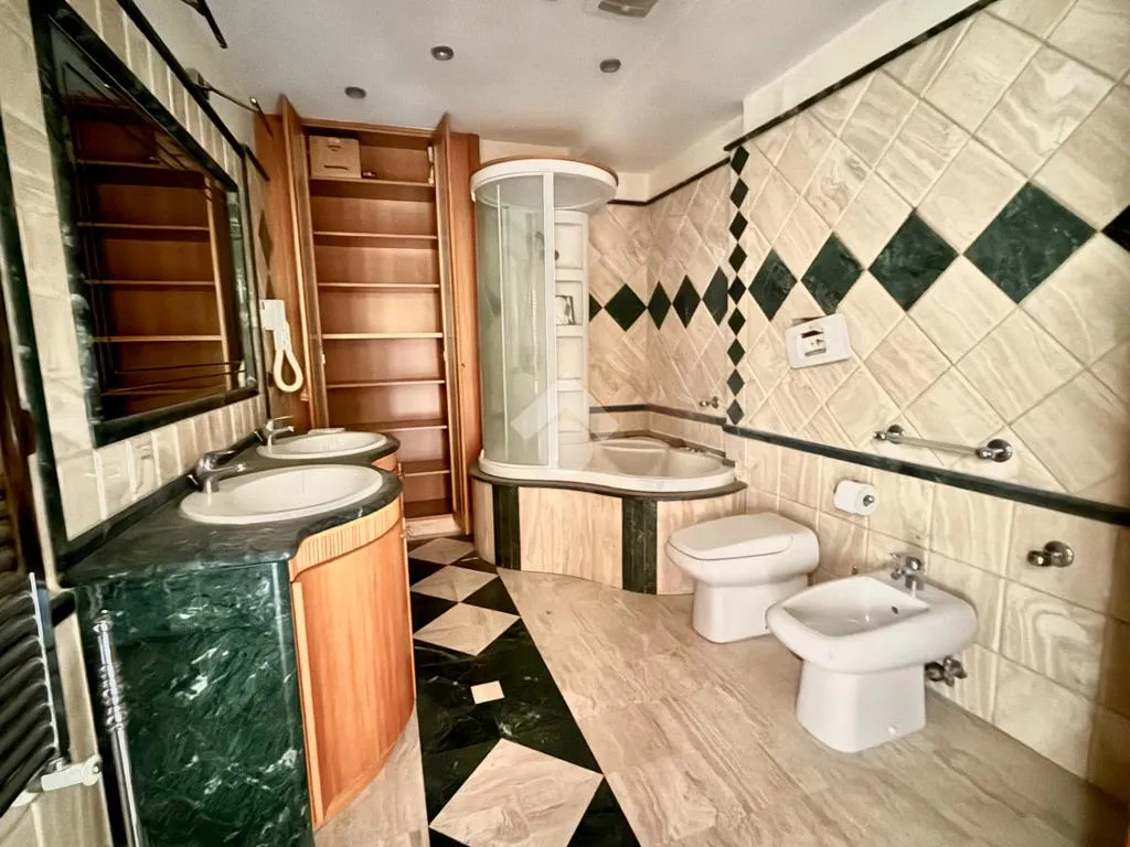 Salles de bain - Spacious Apartment with Balcony in Naples