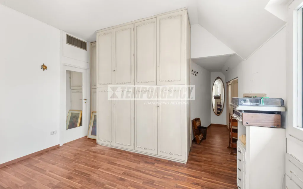 Pièces - Penthouse with Panoramic View in Milan