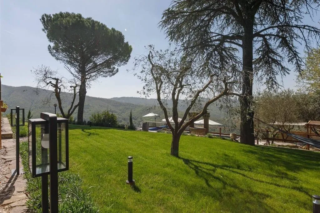 Aed - Luxury Villa with Garden in Umbertide