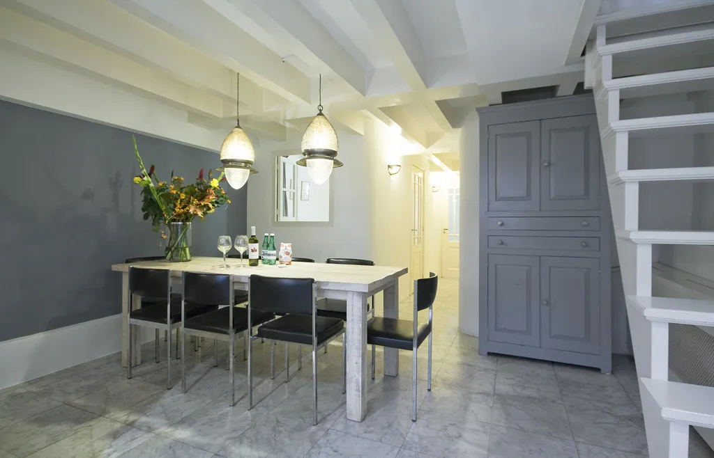 Salle à manger - Ground Floor Apartment on Canal in Nine Streets