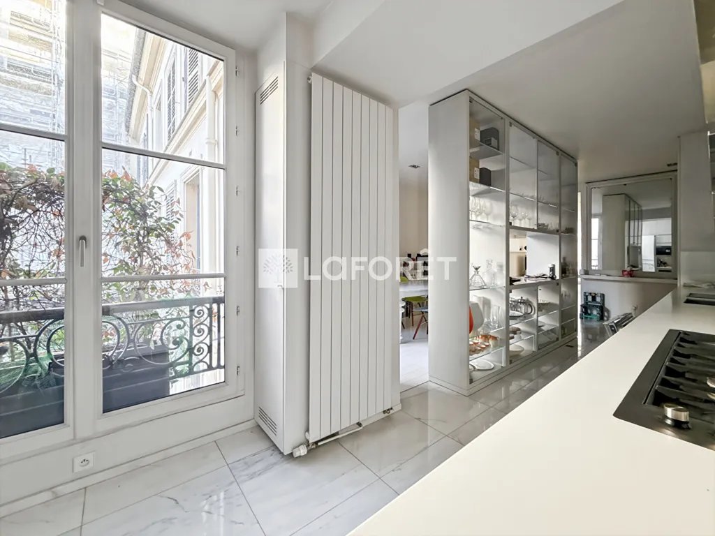 Köök - Refurbished Parisian Flat with Balcony