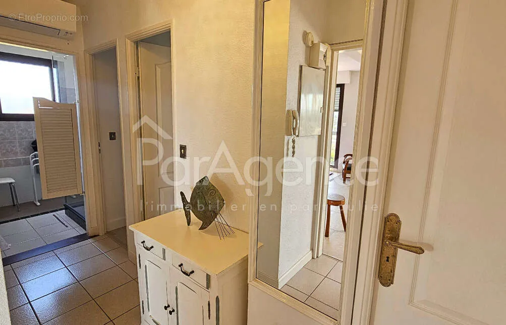 Esik - Penthouse with Panoramic Terrace in Royan
