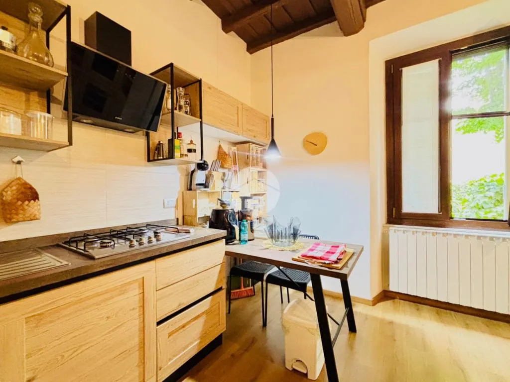 Cuisine - Rear-Facing Apartment with Garden in Viterbo