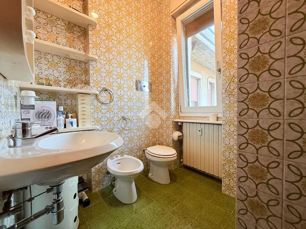 Salles de bain - Apartment with Balcony and Garden in Brescia
