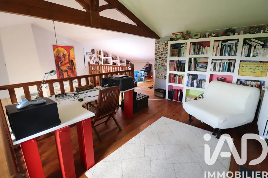 Bureau - Maison Contemporaine avec Piscine à Orignolles